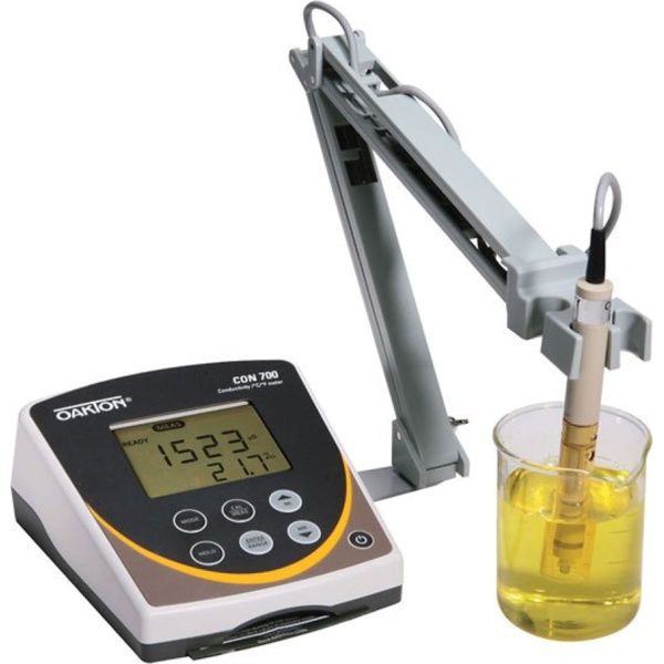 Oakton WD-35411-01 CON 700 Meter Kit & NIST Traceable Calibration Report